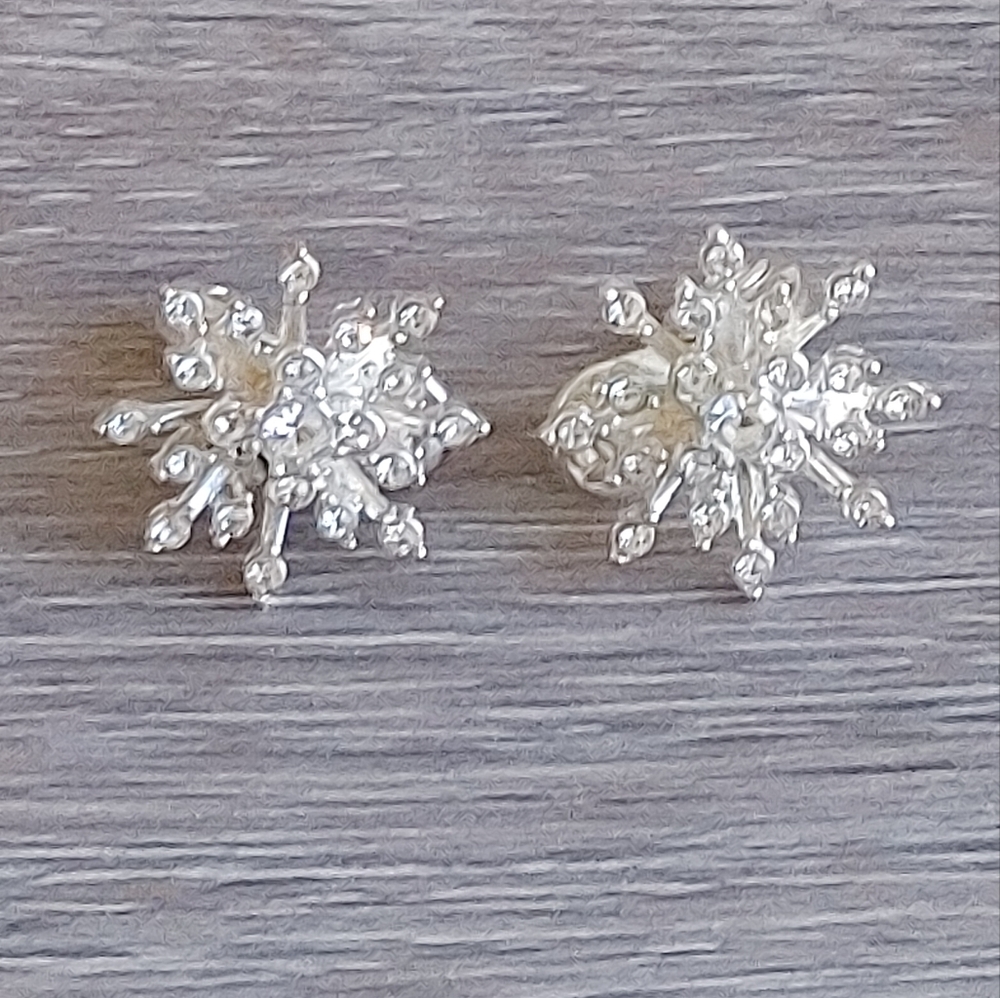 Vintage TJG Small Snowflake Clip On  Earrings